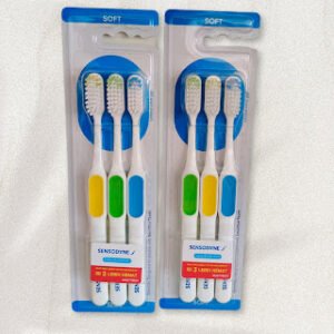 Sikat gigi Sensodyne daily protection